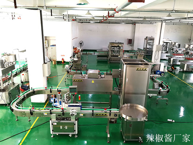 星火大型辣椒醬生產(chǎn)流水線設(shè)備車間實拍