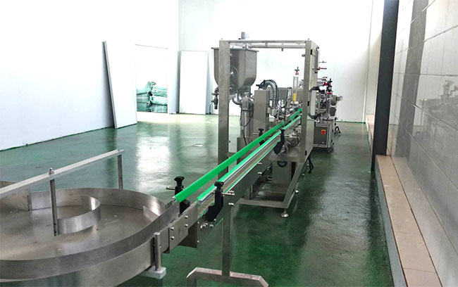 星火江蘇醬料灌裝機(jī)械案例實(shí)拍