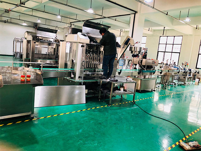 山東辣椒醬灌裝機廠家設(shè)備展示