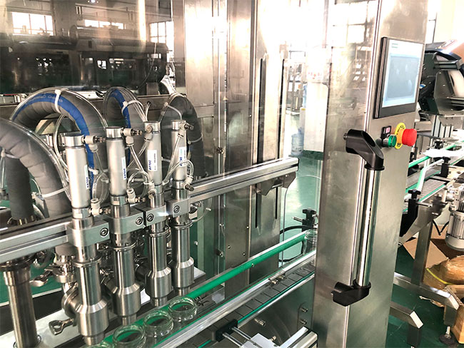 全自動辣椒醬灌裝機設備展示