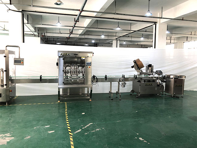 辣椒醬灌裝機(jī)設(shè)備展示